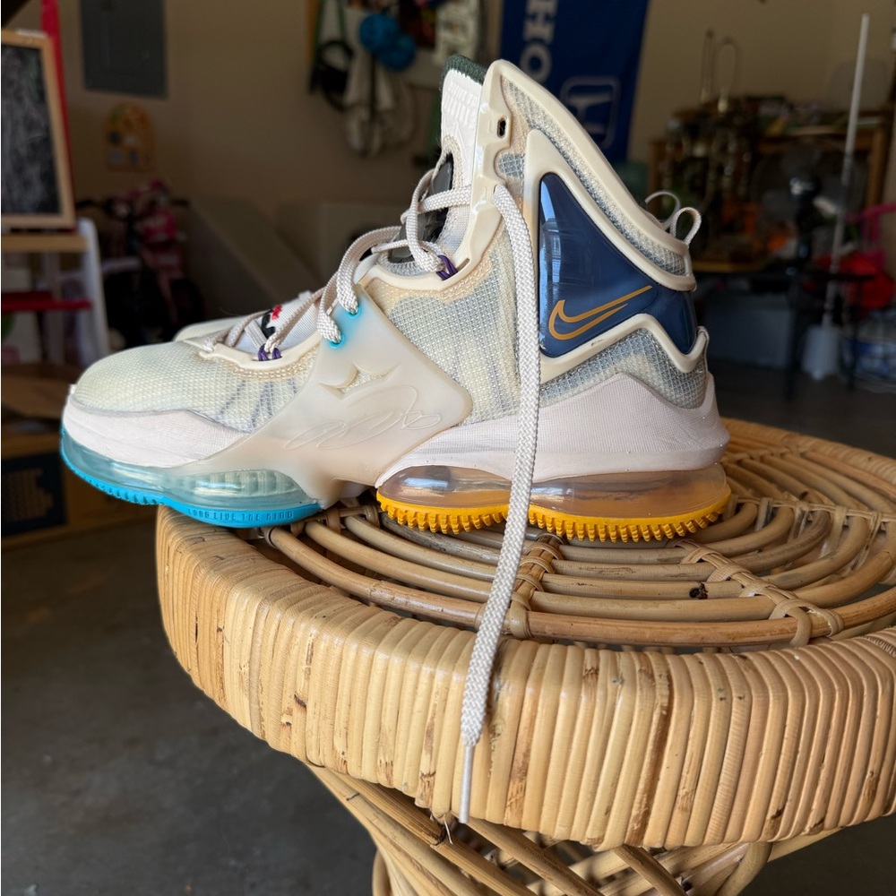 Nike Men's LeBron 19 XIX Pearl White/Gold James 2022 Basketball Shoes